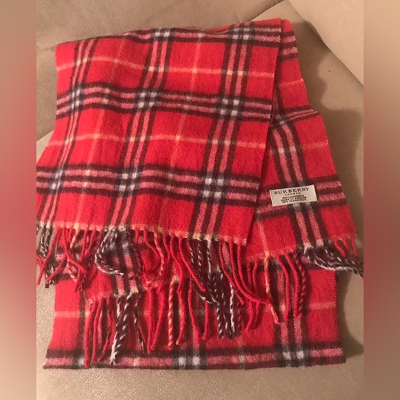 Burberry 100% Cashmere Red Novacheck Scarf - Picture 3 of 3
